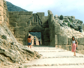 Mycnes la porte des lionnes